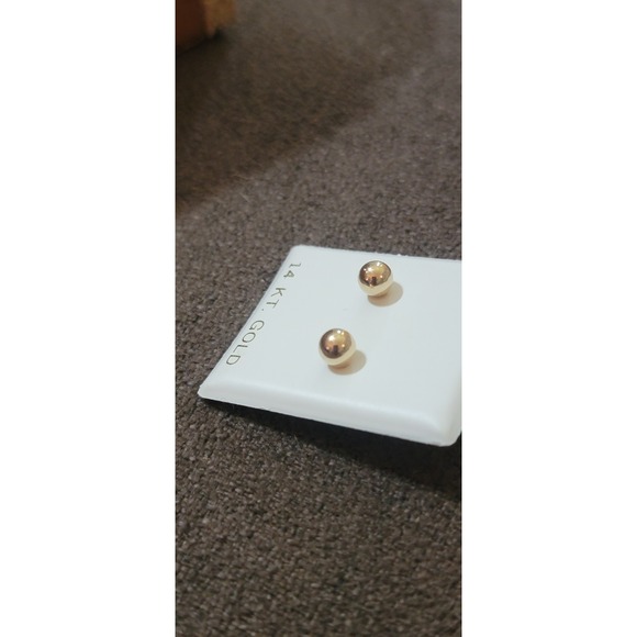 14 Karat Gold 5.8mm Ball Stud Earrings Classy Classic Minimalist Fine Jewelry - Picture 5 of 11